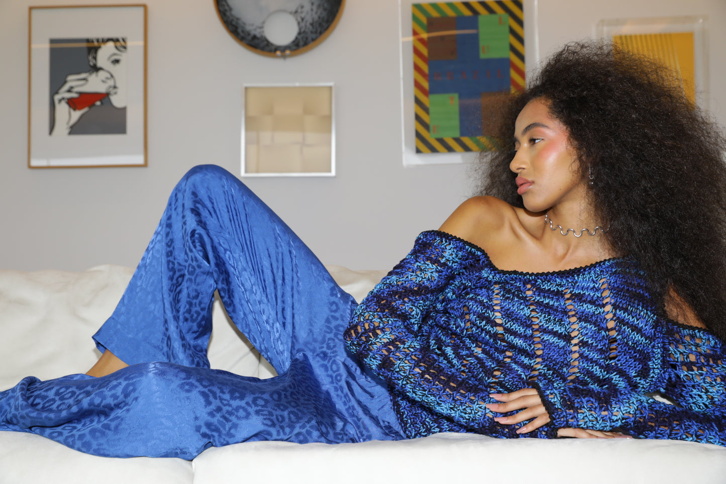 BLUSA ASSIMÉTRICA AZUL E PRETO • 100% FEITO À MÃO
