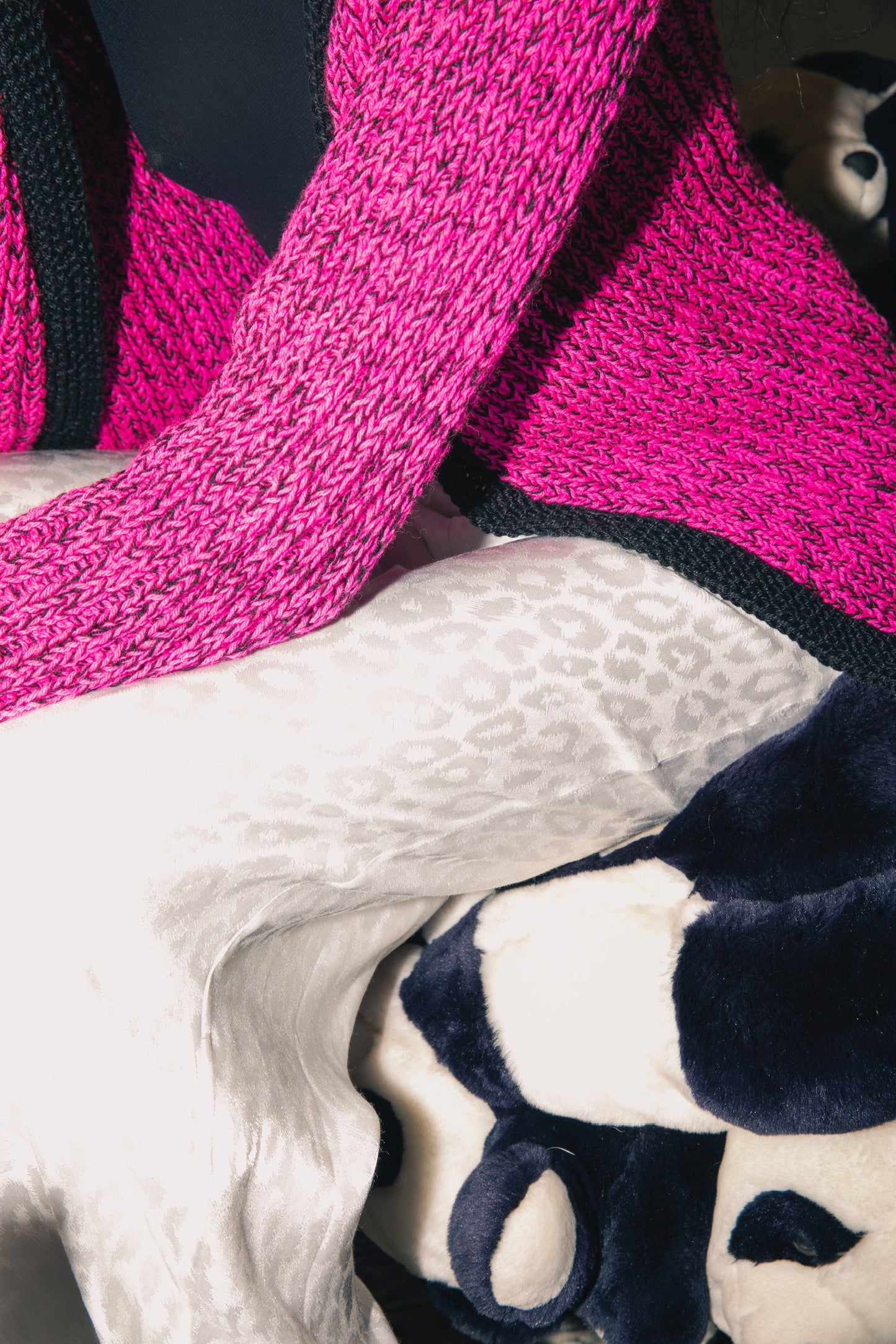 CARDIGÃ PINK E PRETO • 100% FEITO À MÃO