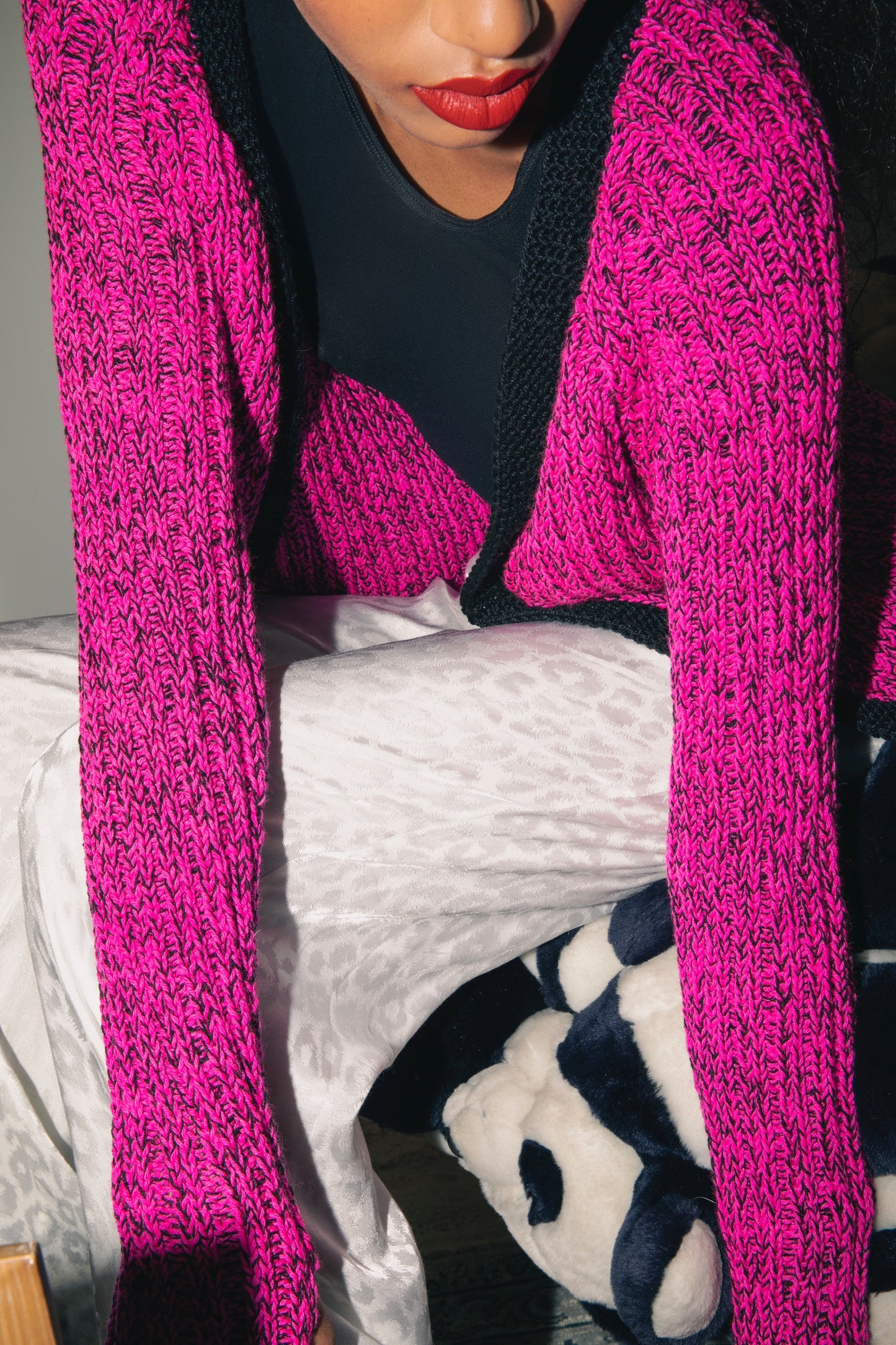 CARDIGÃ PINK E PRETO • 100% FEITO À MÃO